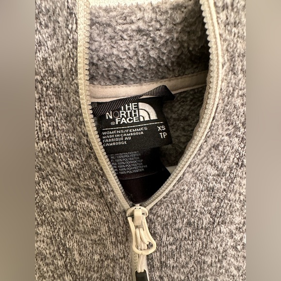 The North Face Gray Quarter Zip Size XS - Picture 3 of 3